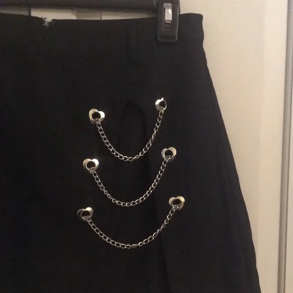 Hot Topic Triple Chain Mini Skirt Black - Picture 2 of 5